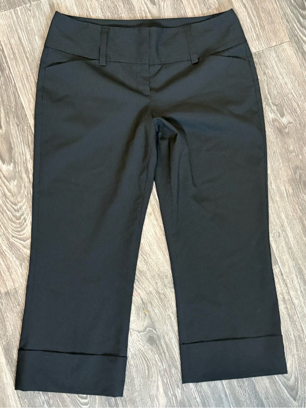 Y2K Express Design Studio Pin Stripe low rise Capri pants
